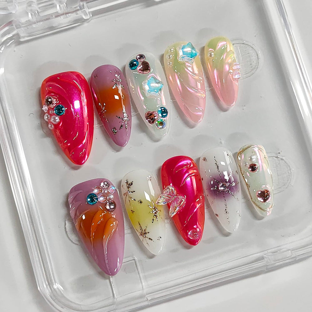 BRKYKGK nails with star accents add playful style to everyday looks.