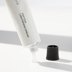 Brow Code dual-ended brush enables precise mixing and application.
