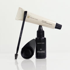 Brow Code 6% oxidant bottle provides controlled brow lightening.