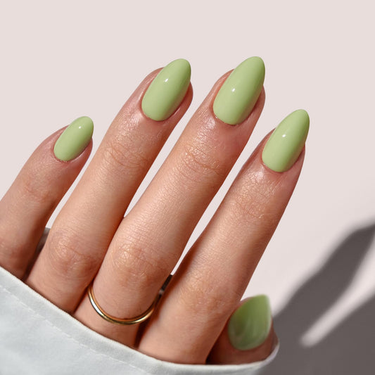 BTArtbox Almond pastel-green short nails offer a natural look and quick wear.