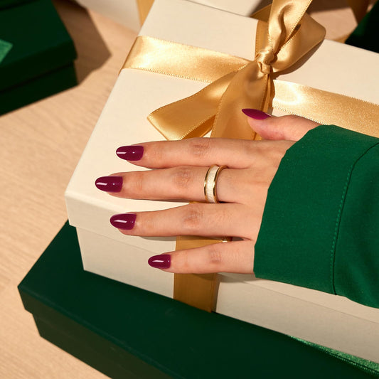 BTArtbox oval red nails packaged set showing 16-size kit for perfect fit.