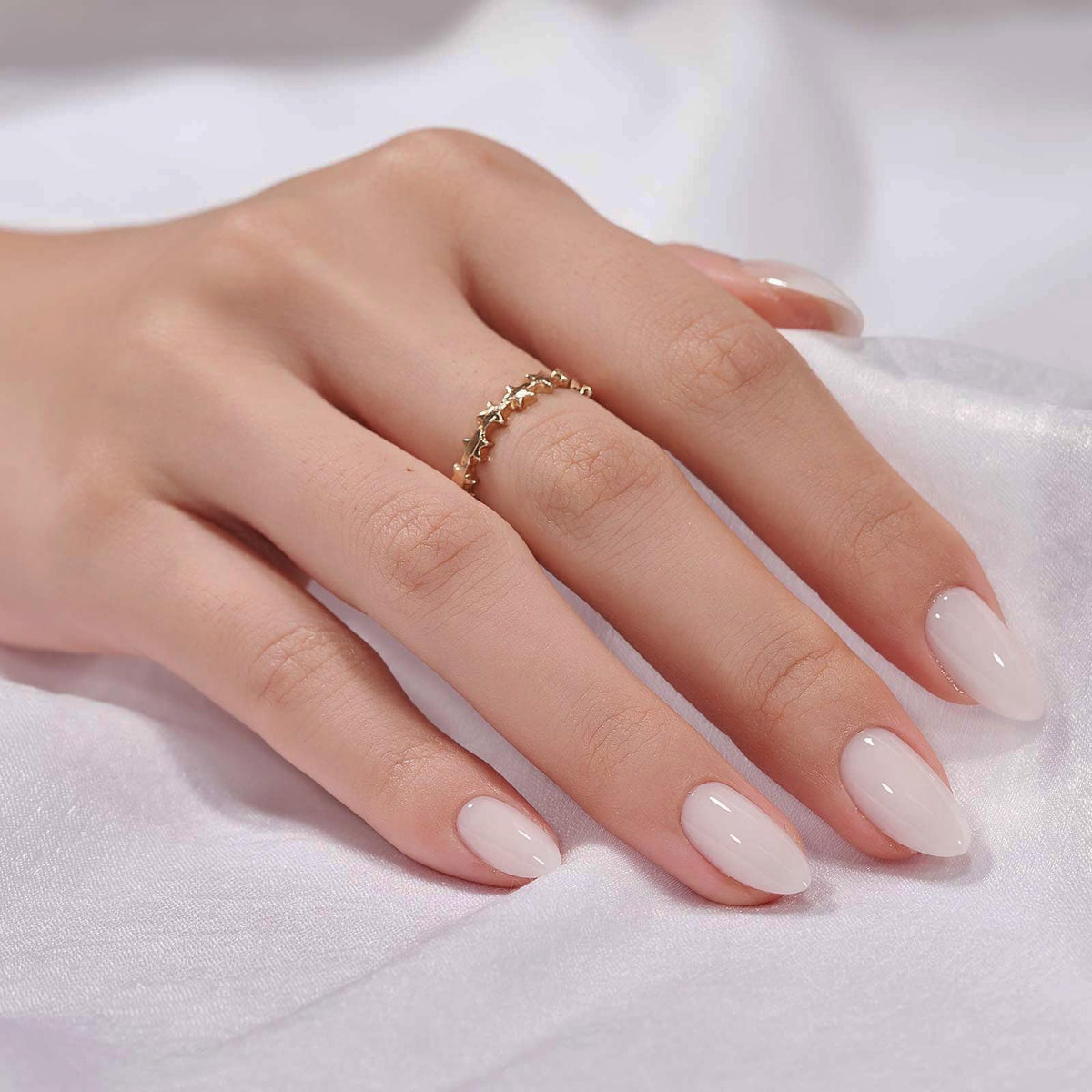 BTArtbox white cream-puff nails close-up with soft gel finish for natural look.