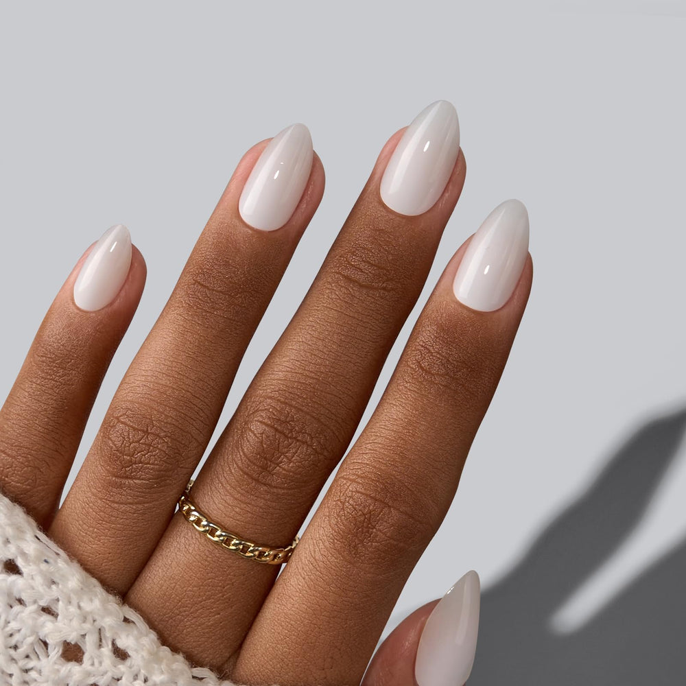 BTArtbox white press-on nails with glue and tabs for versatile wear.