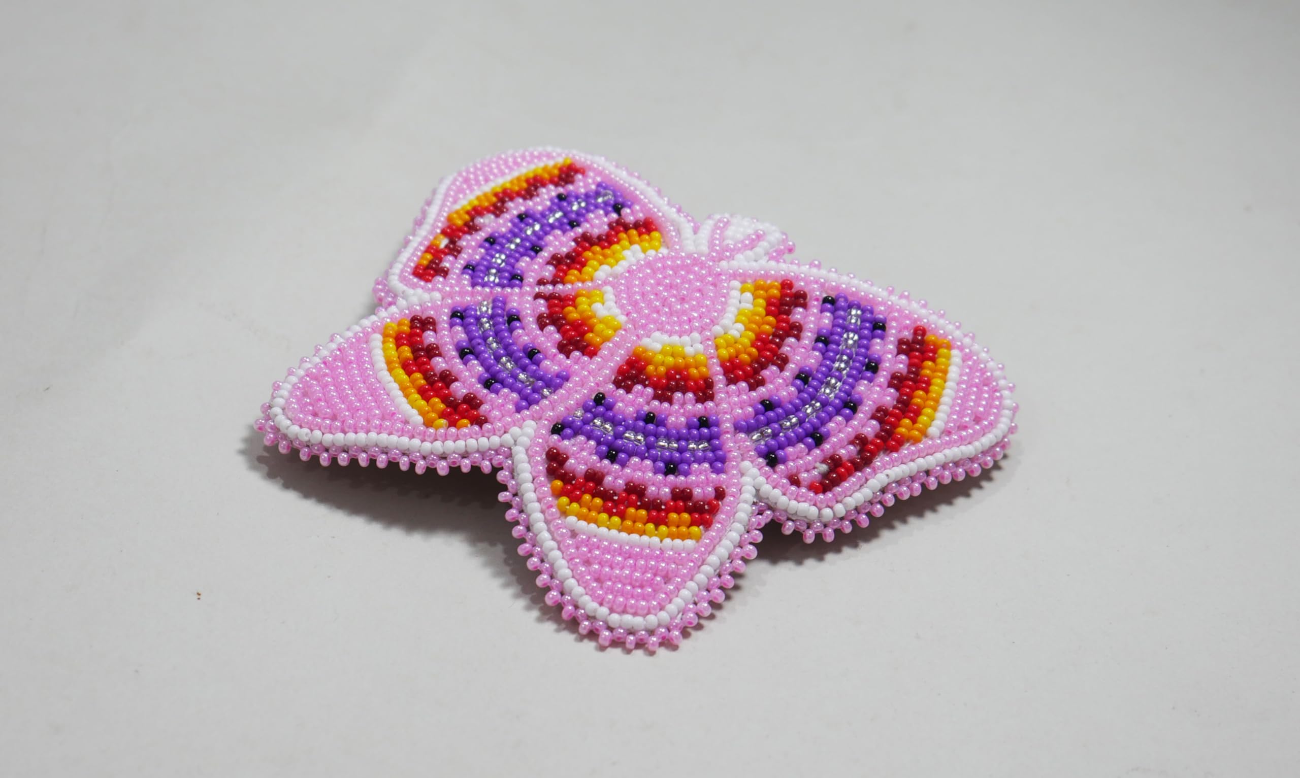 BuyBeaded hypoallergenic clip designed for comfortable, everyday wear.