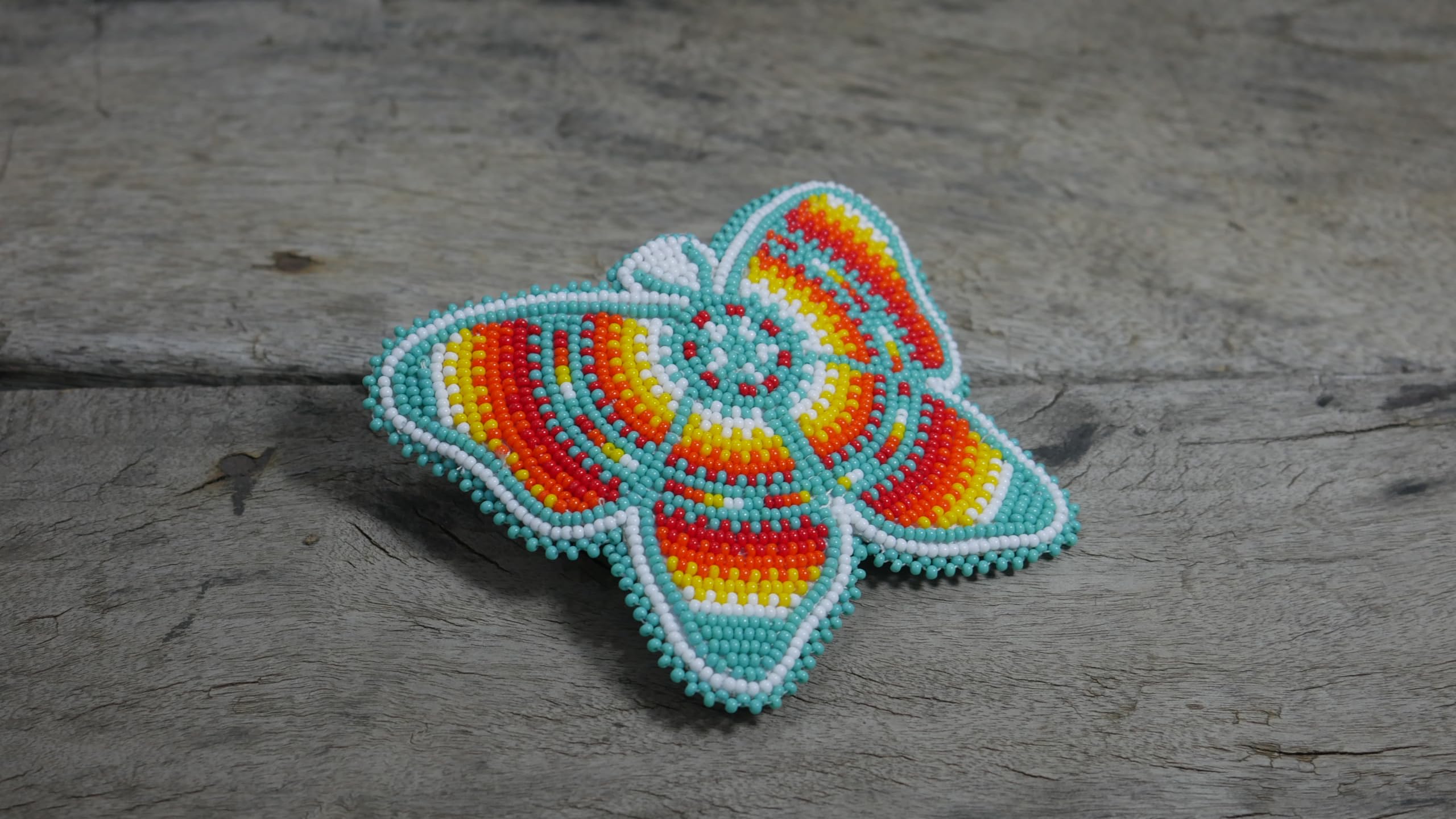 buybeaded turquoise hair clip demonstrating a sturdy clasp for all hair types