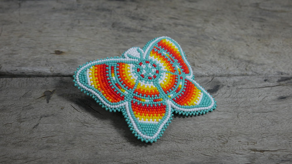 buybeaded turquoise hair clip demonstrating a sturdy clasp for all hair types