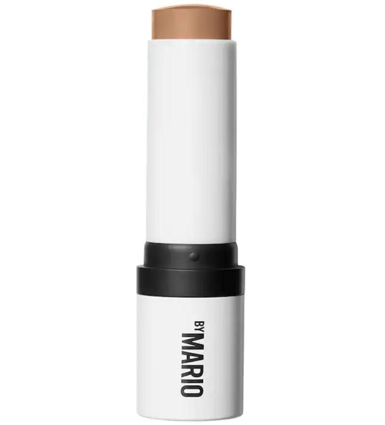 BY MARIO SoftSculpt Light features creamy texture for seamless blending.