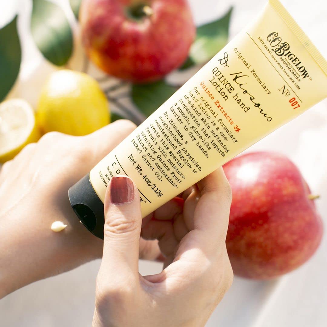 Quince extract highlighted on label for natural moisture and conditioning.