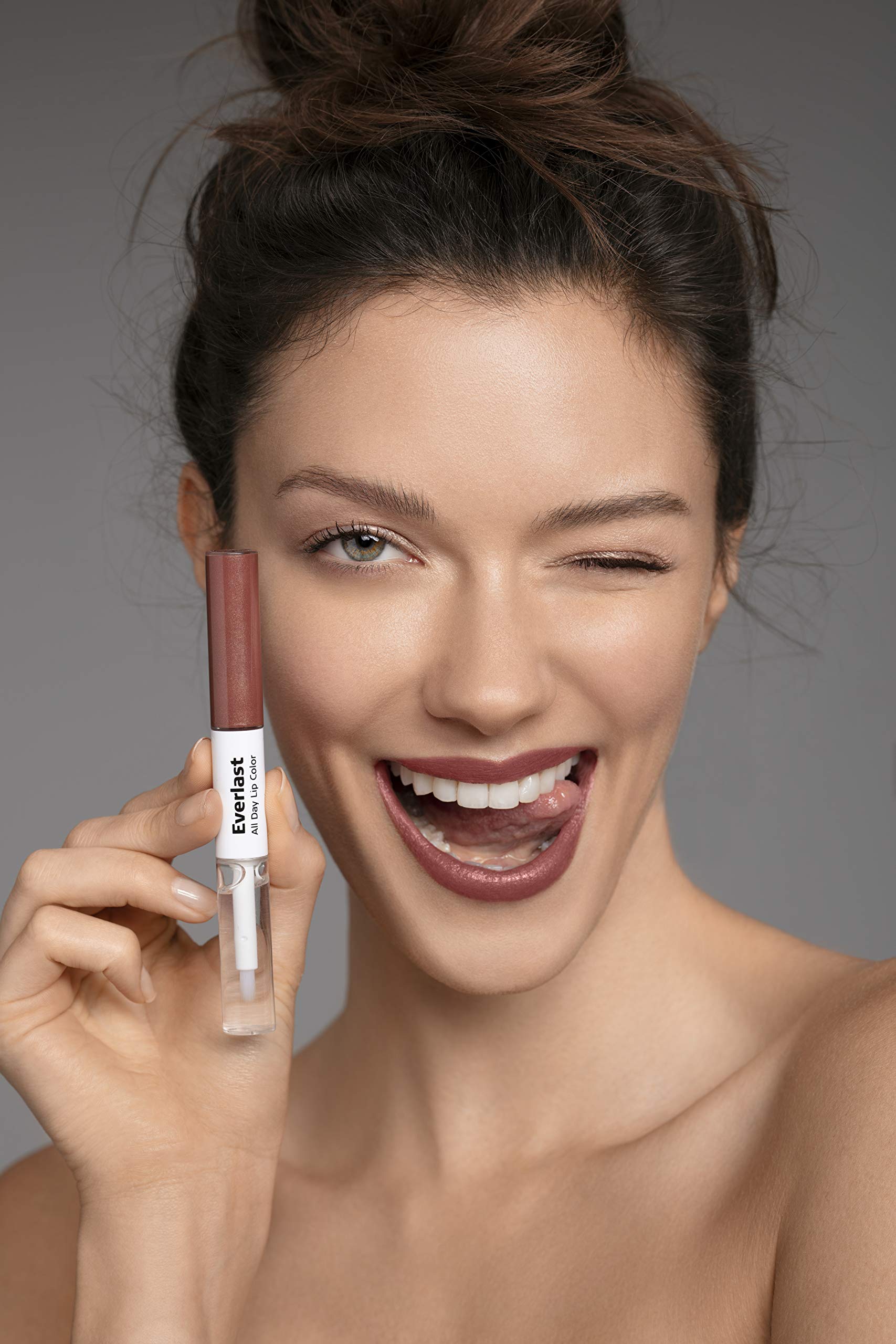 Long-wear demonstration for Careline Everlast Milk Chocolate, up to 12 hours.
