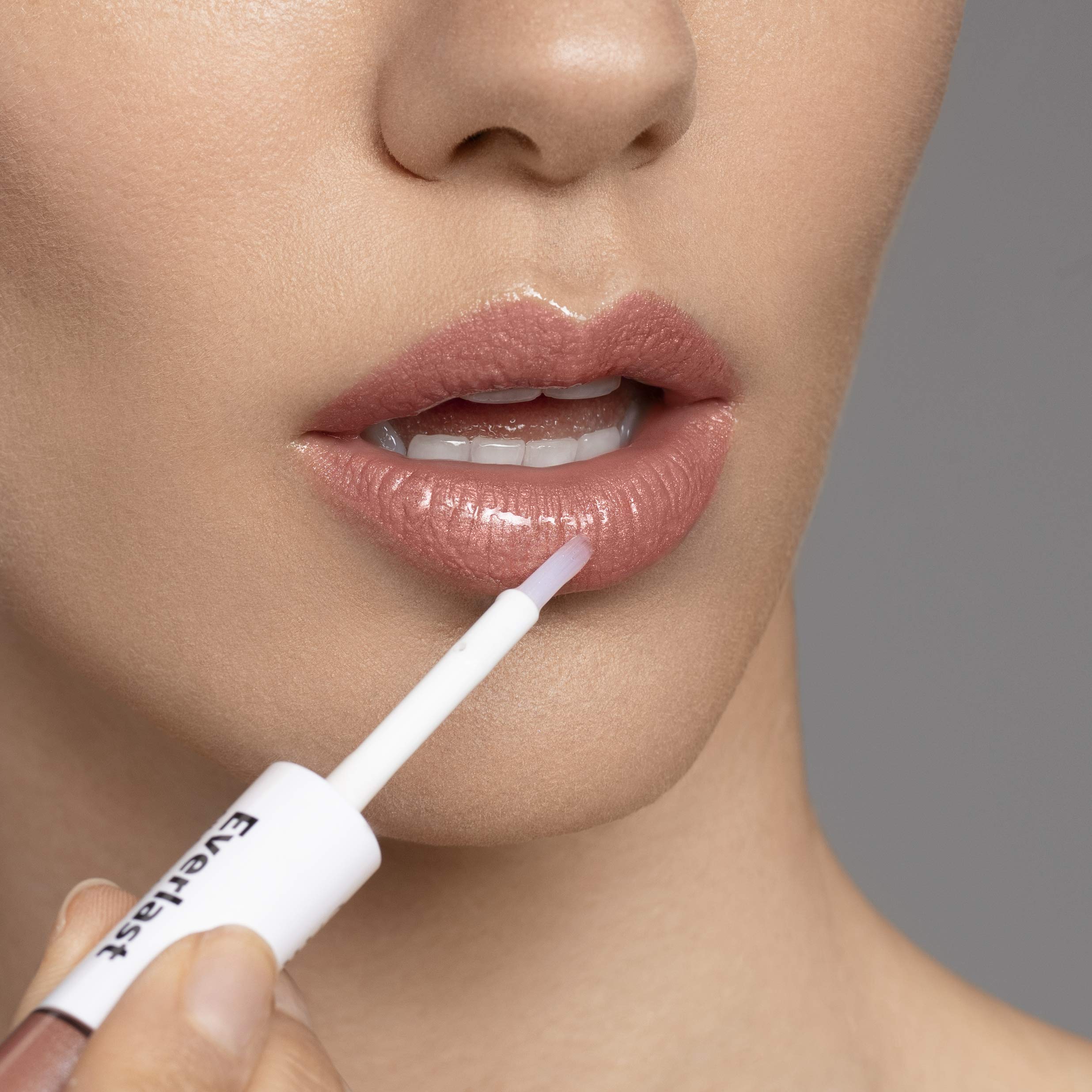 Careline Everlast dual-applicator gloss-side for smooth gloss finish