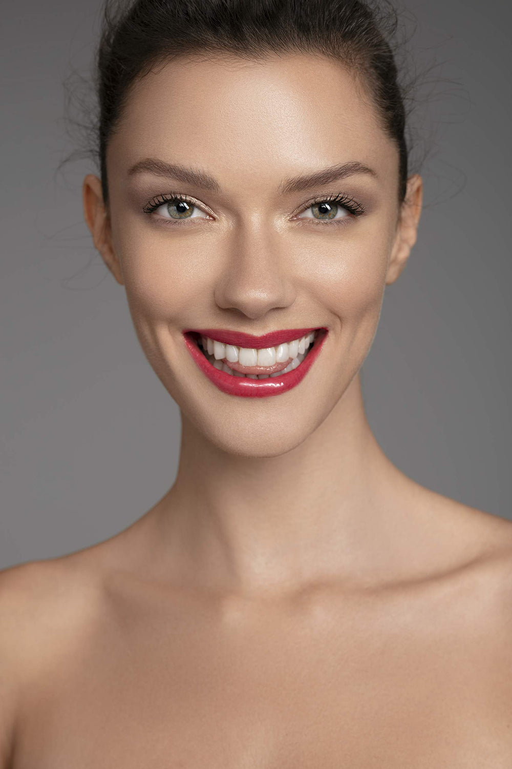 Careline Everlast Lip Color 719 Light Berry lasts up to 12 hours with transfer resistance