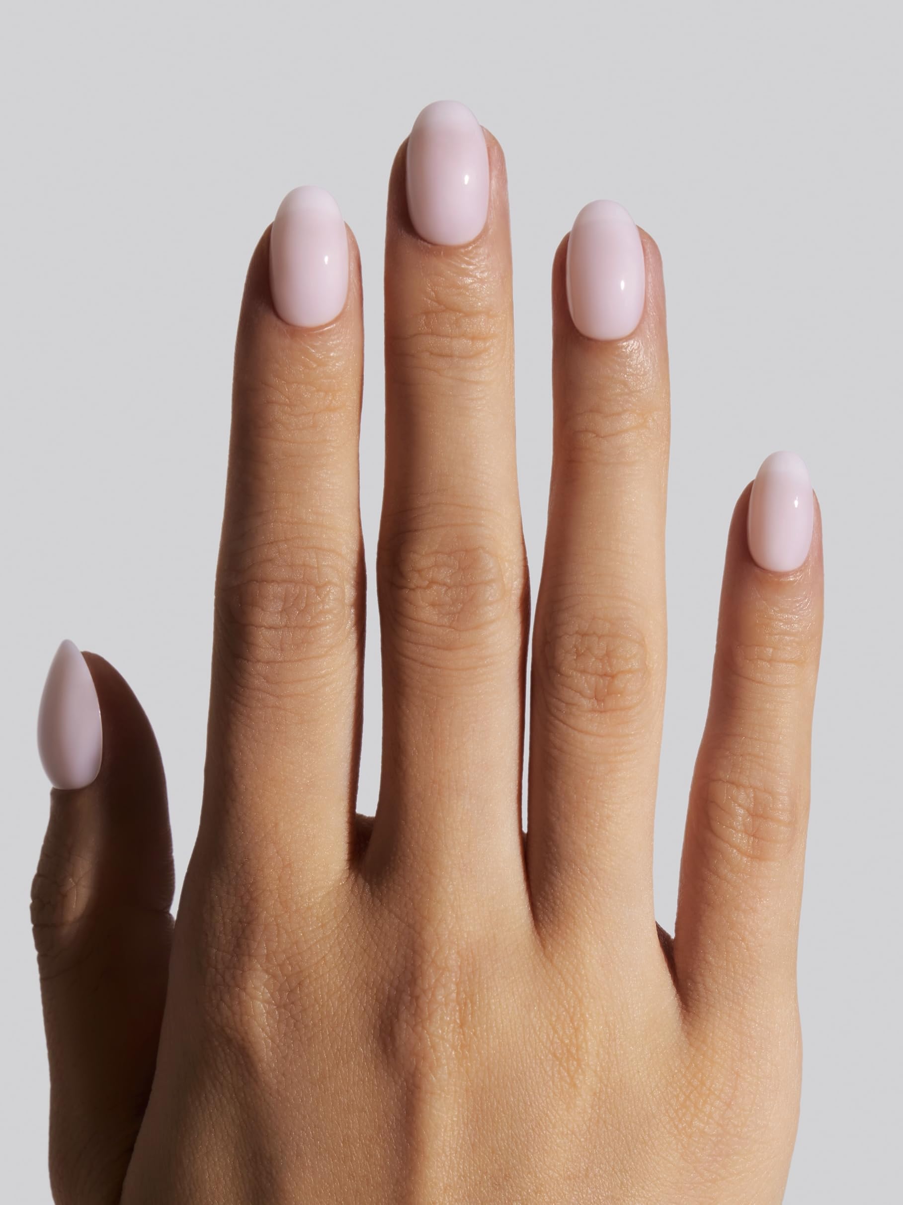 Celebritips U-ltimate 32-nail kit offers inclusive sizes for precise fit.
