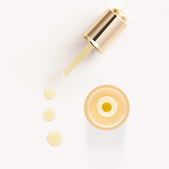 Close-up of Cellcosmet CellLift Serum label detailing hyaluronic complex.