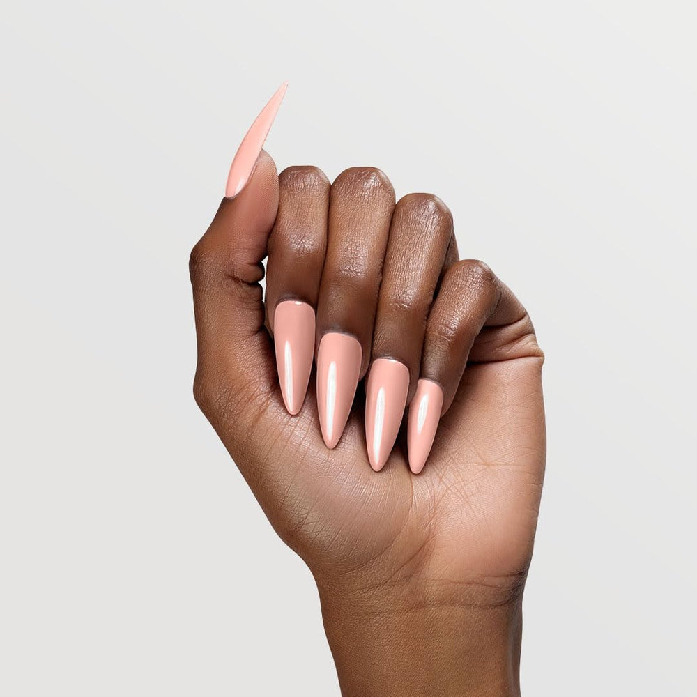 Chaun Legend LG5013 shade swatch on nails showcasing warm peachy tone