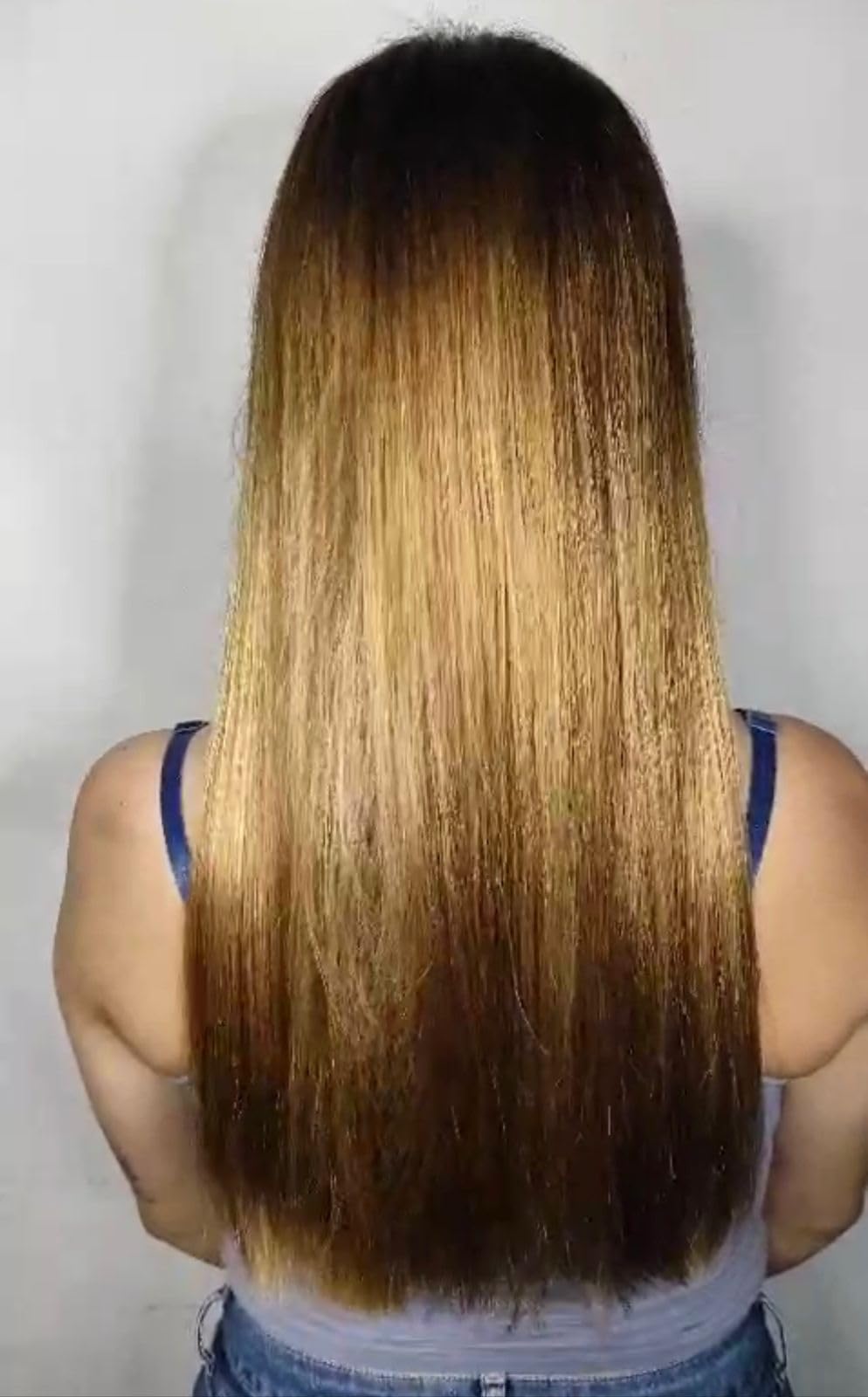 Chelly Superior Keratin at a salon workstation during application