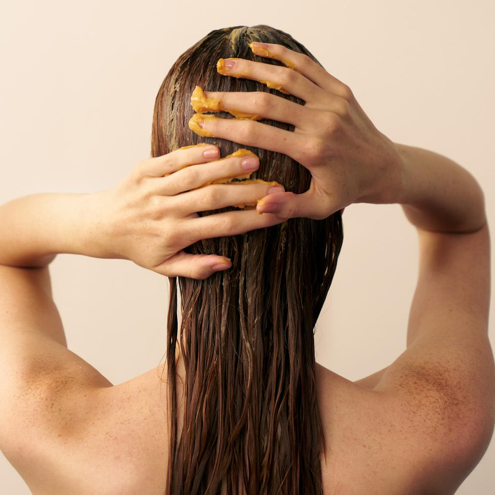 Christophe Robin Shade Variation Mask nourishes hair with almond and buriti oils