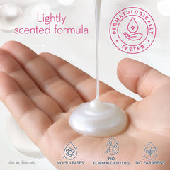 Hands applying Cicatricure Antimanchas Face Wash on the face