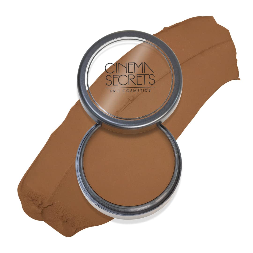Cinema Secrets Foundation 103-39A close-up demonstrates buildable coverage for a natural look.