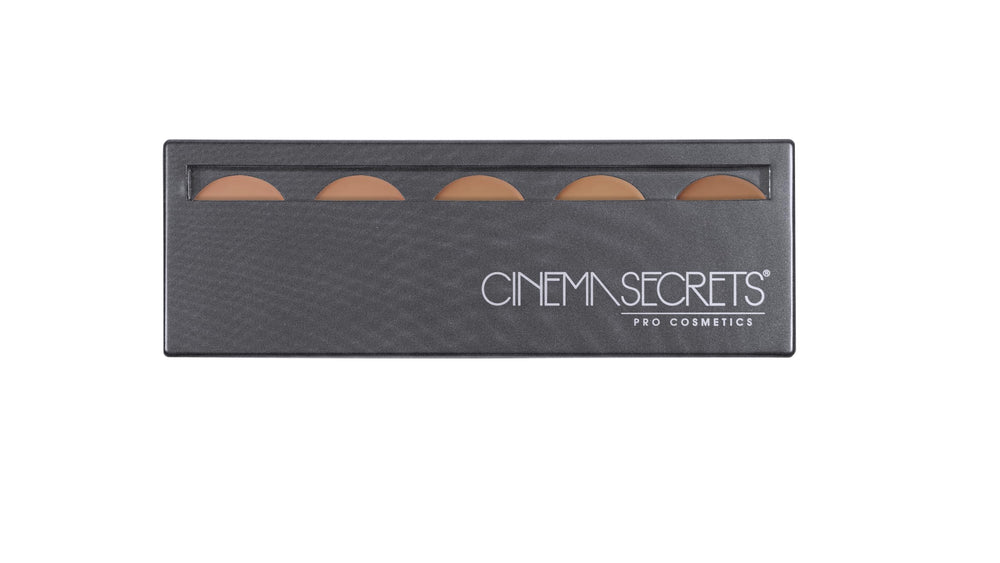 Cinema Secrets Ultimate Foundation 5-in-1 Palette compact closeup for rich, buildable coverage.