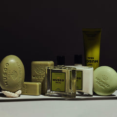 Claus Porto Musgo Real packaging highlights the classic scent notes.