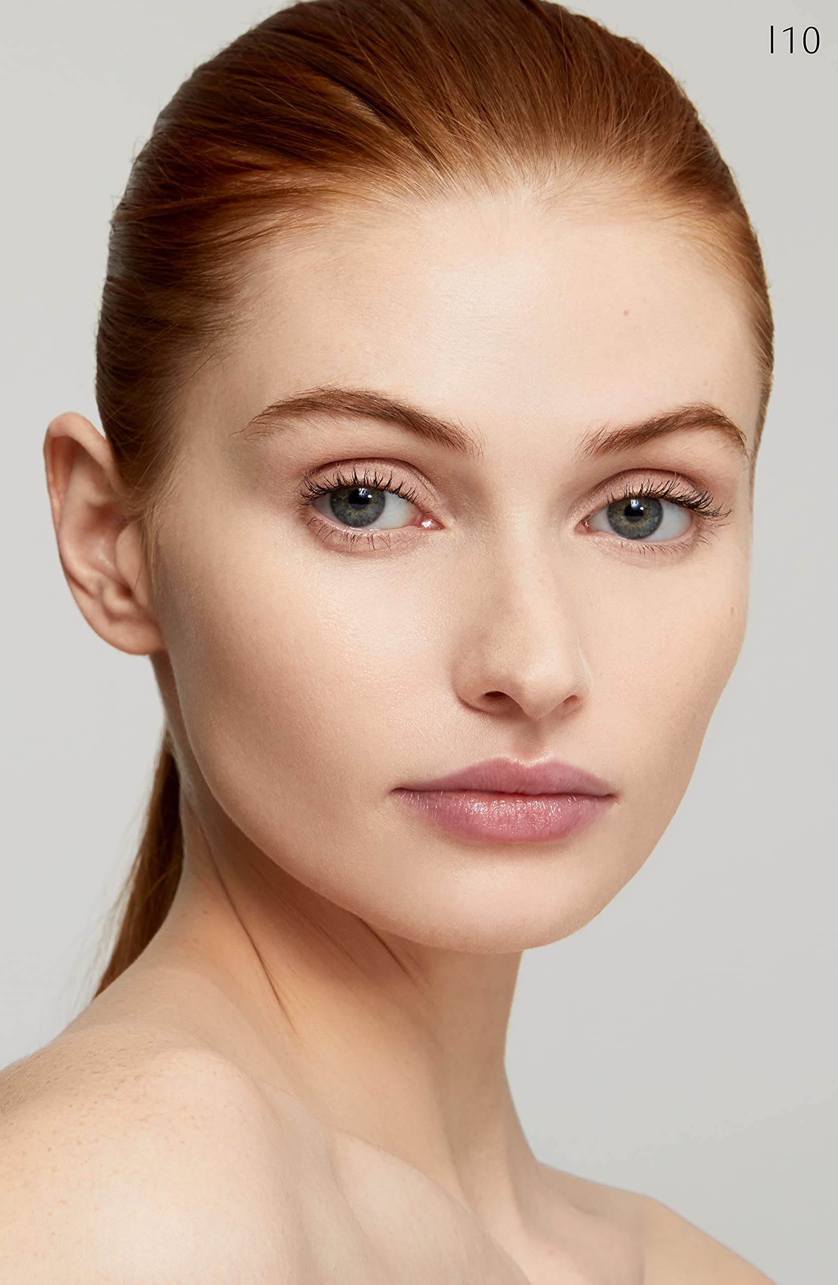 I10 foundation applied on skin for a dewy, radiant finish
