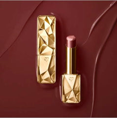 Clé de Peau The Precious Lipstick Shade 6 on lips demonstrates color payoff with smooth glide.