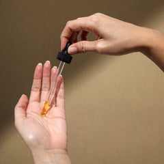 Cliganic Pumpkin Seed Oil pump-dispense image shows easy, mess-free application.