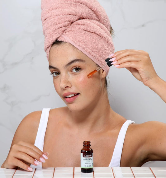 Cliganic Vitamin E oil skin-application shows nourishing care for nails and cuticles