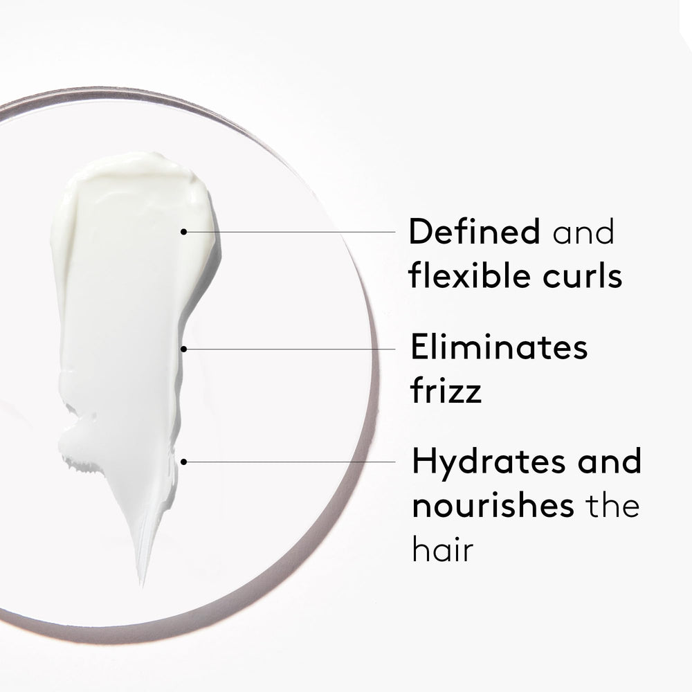 COCUNAT 3 Curl Booster applying gel to frizzy curls for smooth, lasting definition.