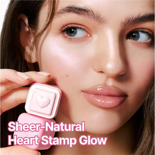 Colorgram Milk Bling Heartlighter 02 creamy texture swatch highlights smooth application.
