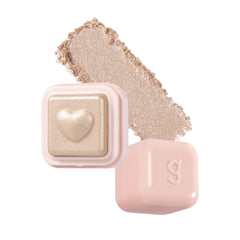 Colorgram Milk Bling Heartlighter Peach Heart close-up highlights a soft glow
