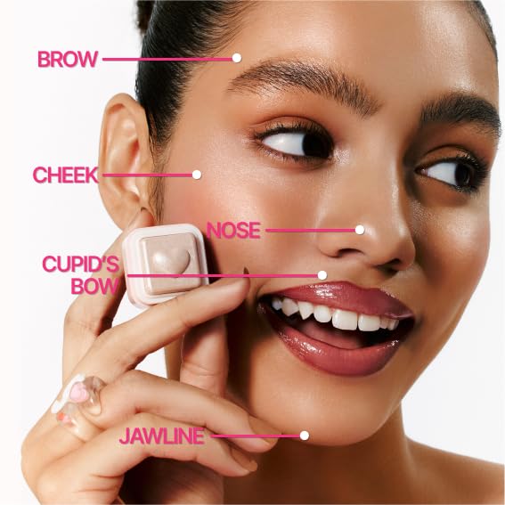 Colorgram Milk Bling Heartlighter application on skin delivers luminous finish