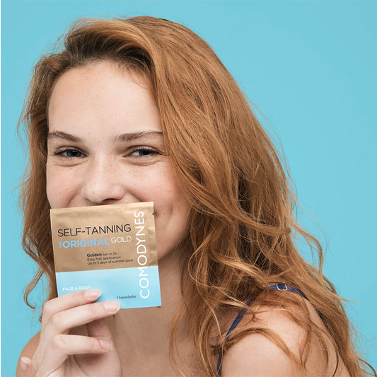 Comodynes Self-Tanning Wipes for half legs provide smooth, streak-free color