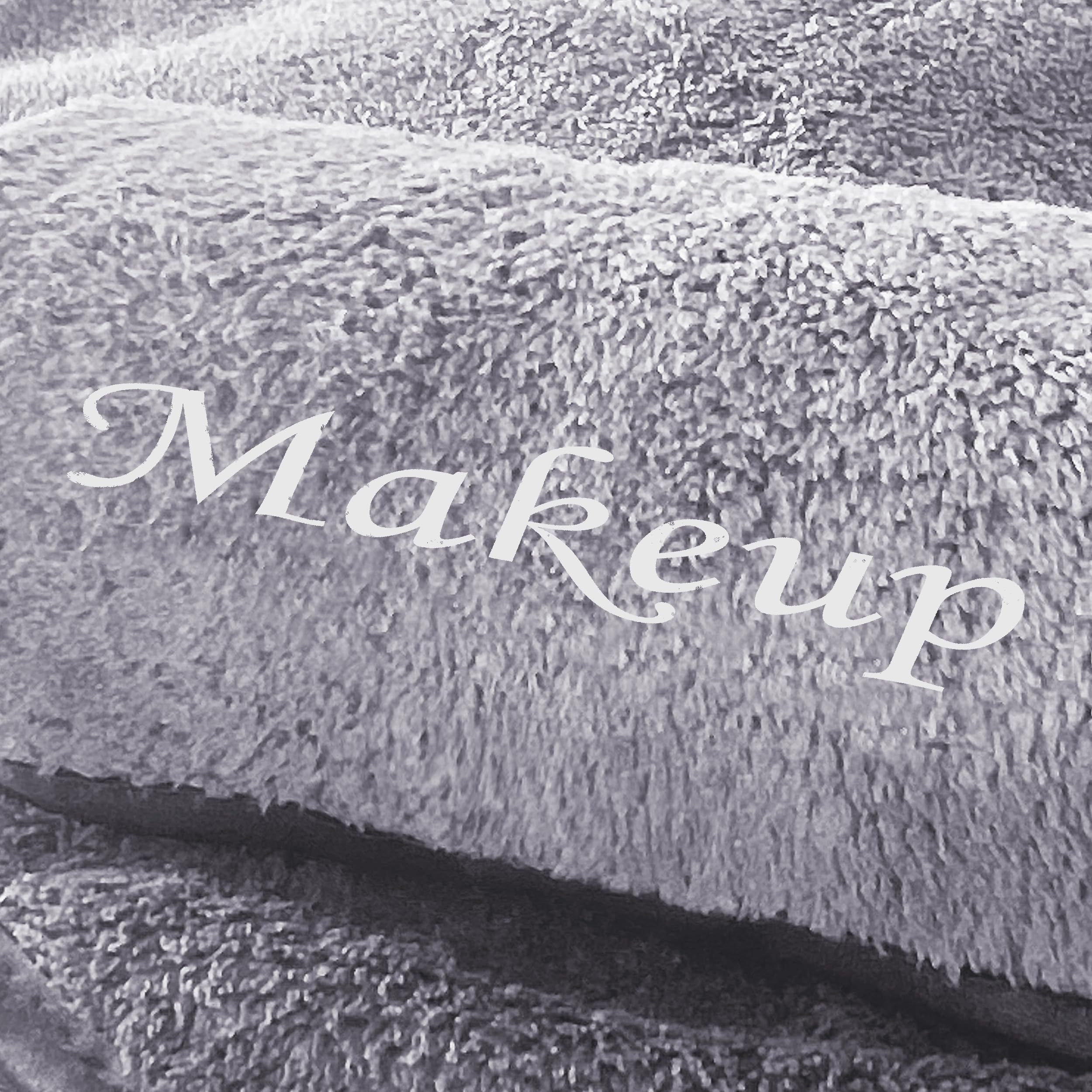 Cosy Family coral fleece microfiber cloths offering plush, quick-drying cleansing.