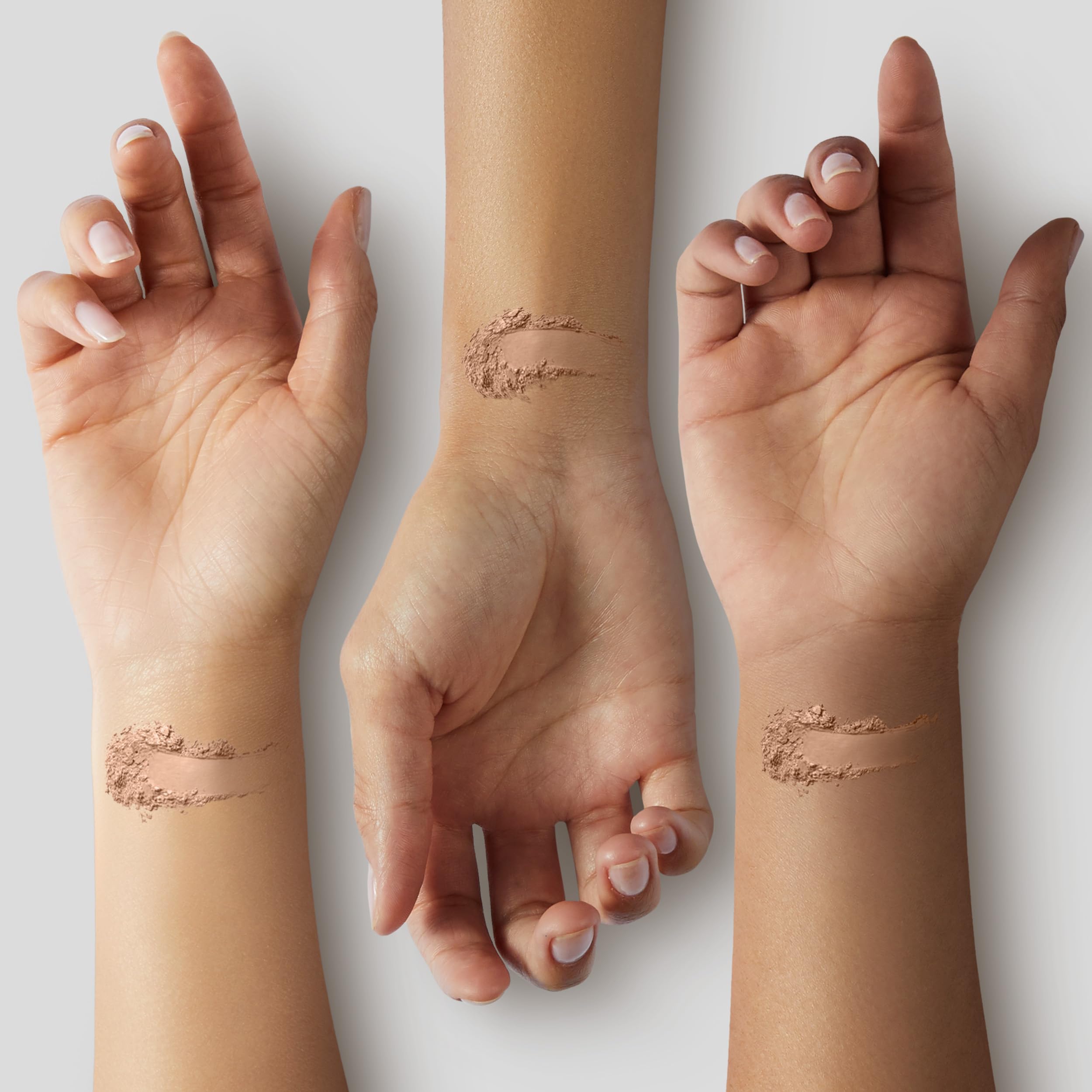 Matte finish look from Simply Ageless powder that reduces shine