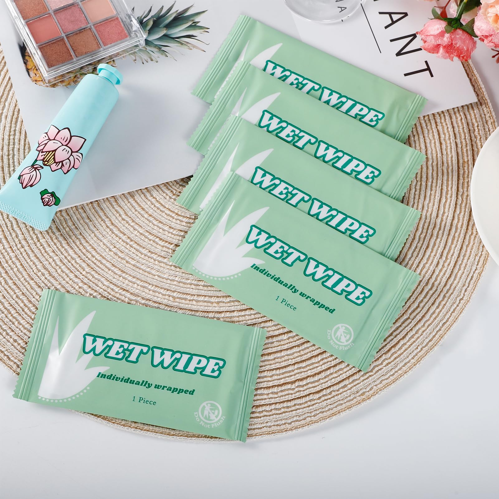 Cptoion soft non-woven fabric, comfortable touch.