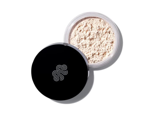 CROWN AFFAIR Dry Shampoo powder application demonstrates quick, mess-free refresh.