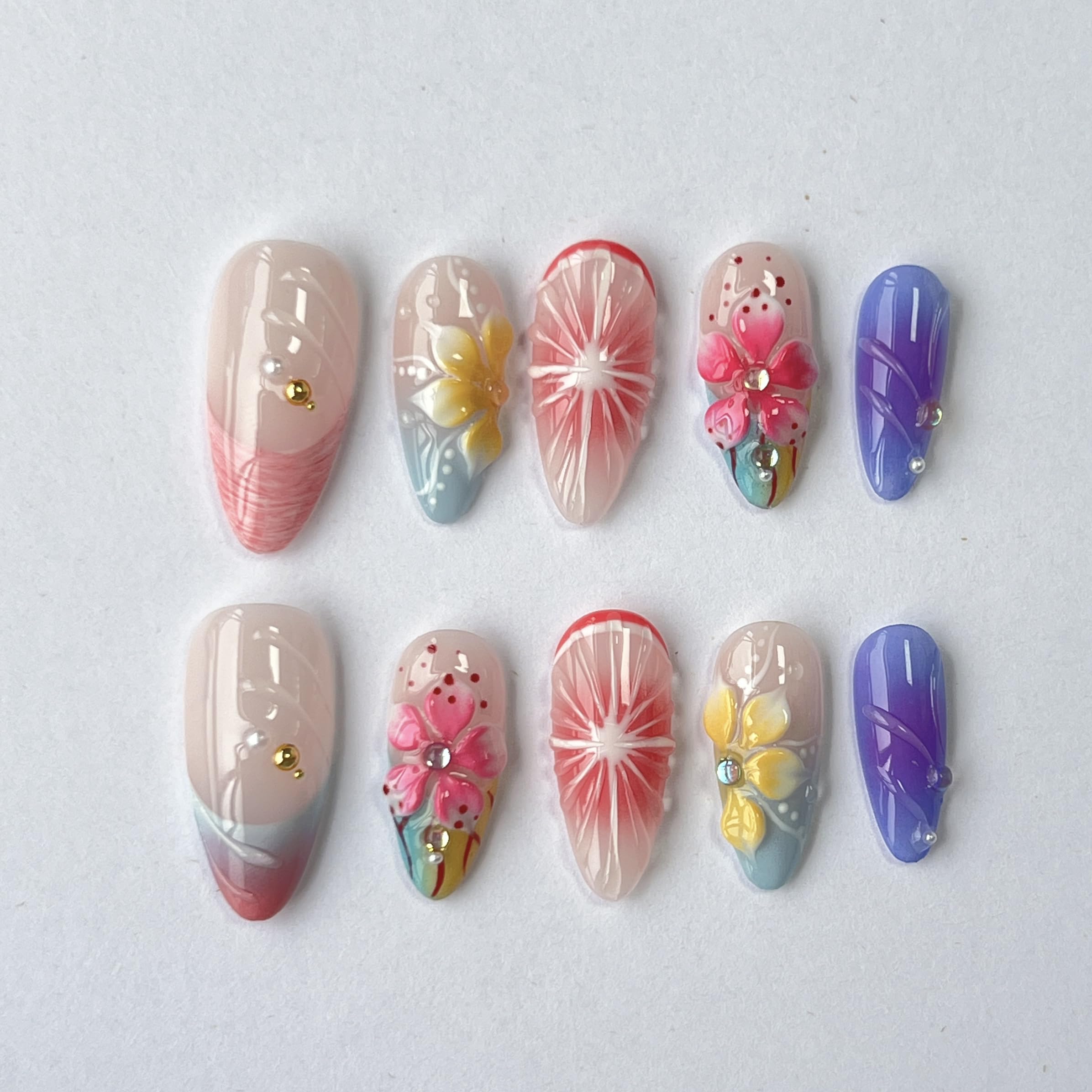 CTTHNBD Size S nails fit comfortably for a natural manicure.