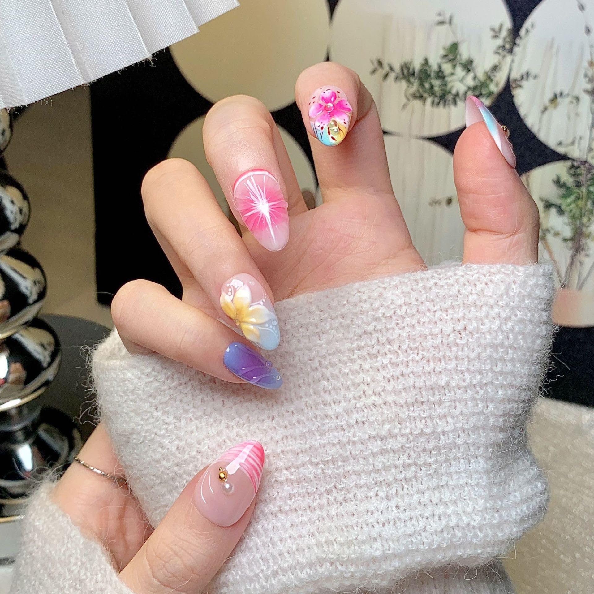 CTTHNBD includes nail file and jelly glue sticker for at-home application.