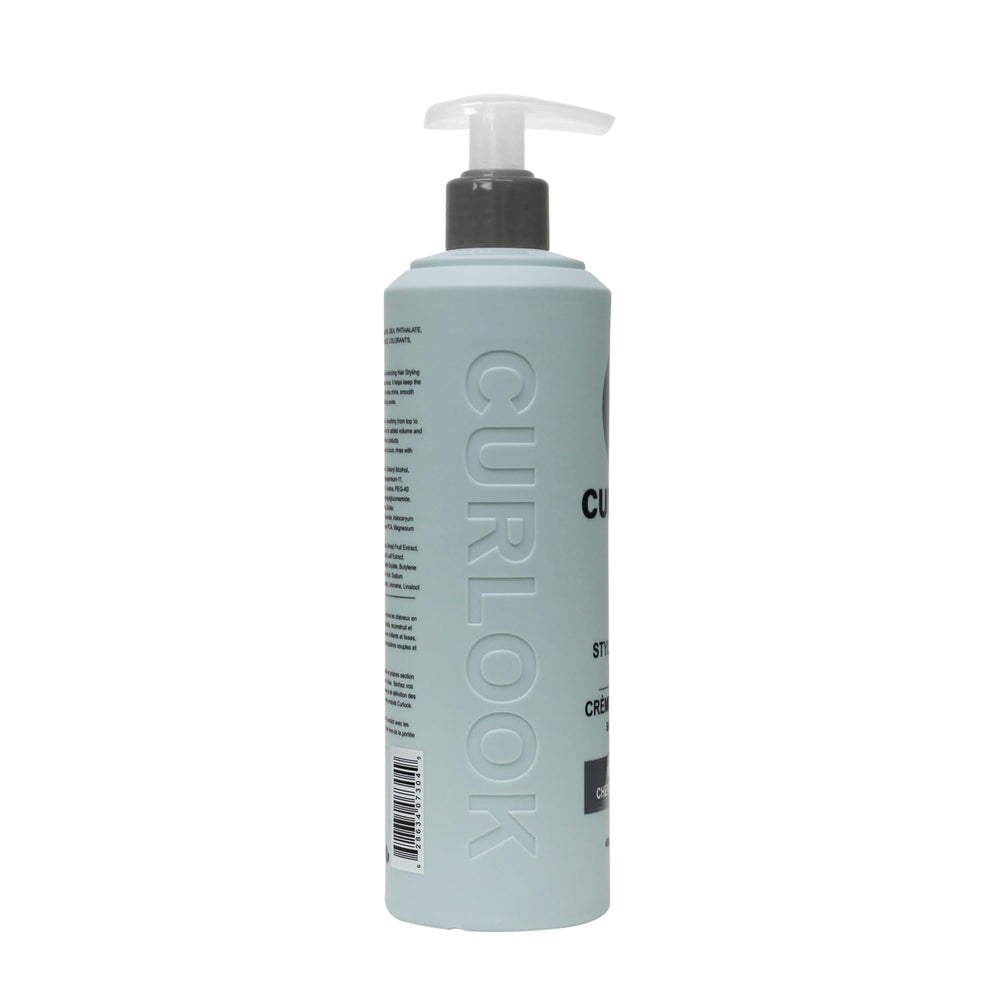 CURLOOK Wavy Hair Styling Cream application hands illustrates easy texture for defined waves.