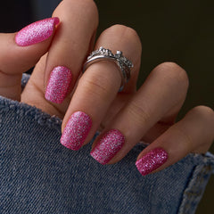 CurvLife Glitter Pop nails deliver a salon-ready high-gloss finish.