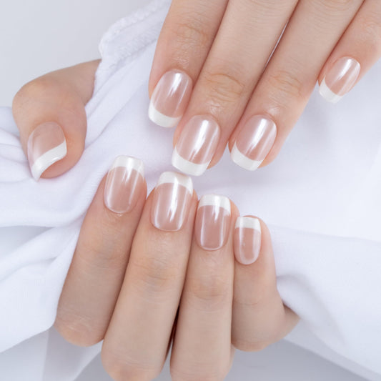 Curvlife glossy finish nails offer durable shine in a close-up view.
