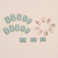 Curvlife nail kit includes storage box, glue tabs, and file for easy manicure.