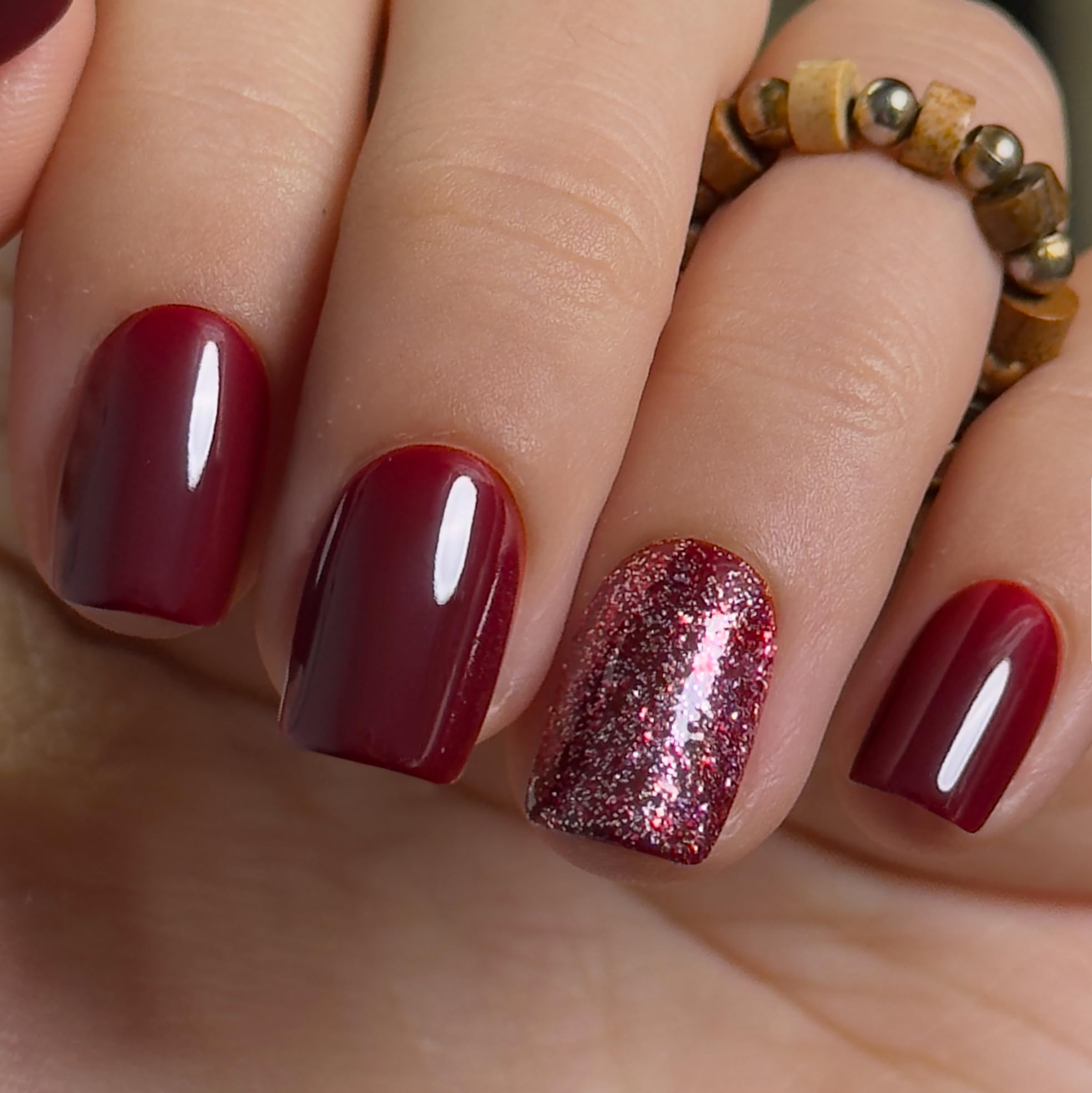 Curvlife nude glossy full-cover nails for a seamless natural look
