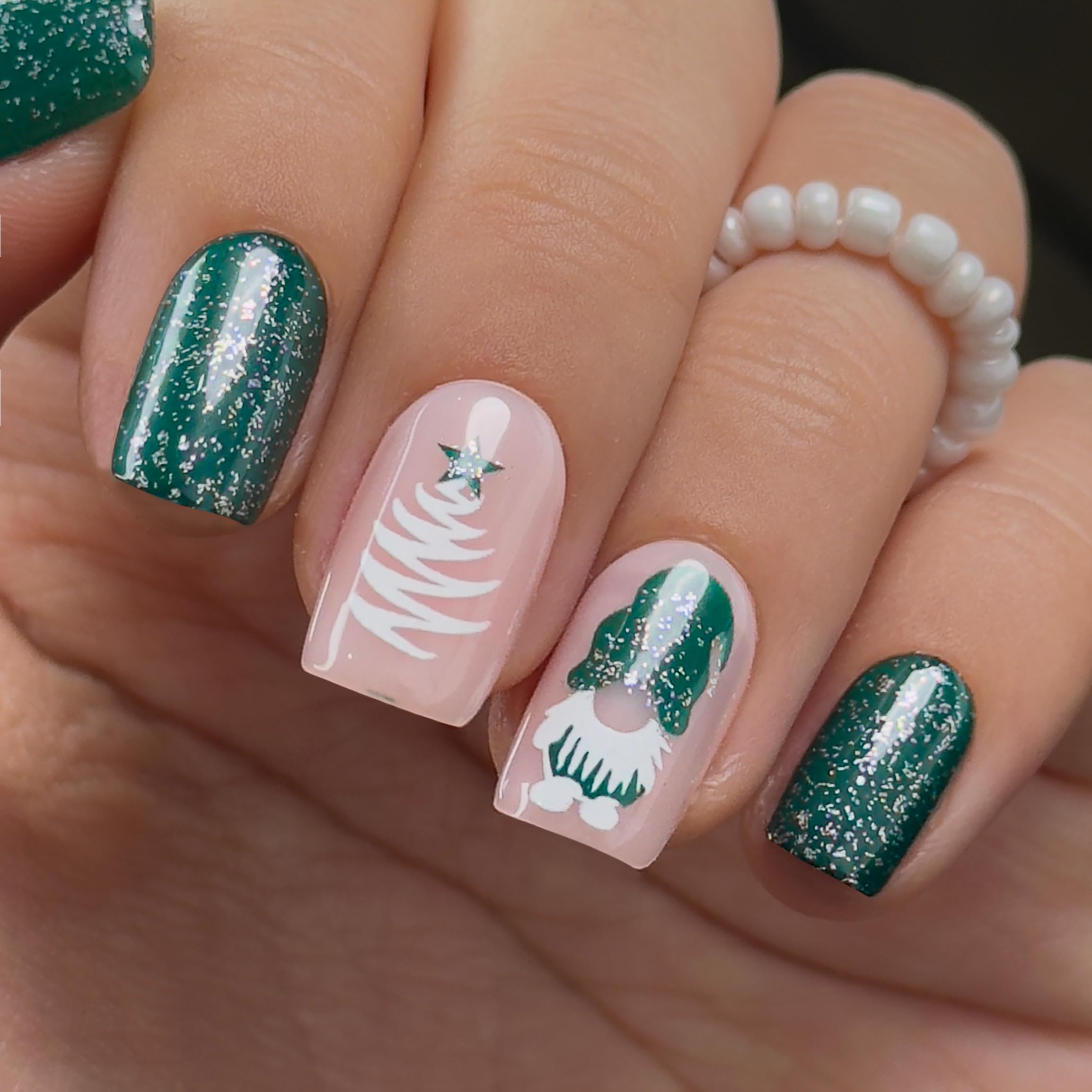 Curvlife short press-on nails provide natural fit and comfortable wear.