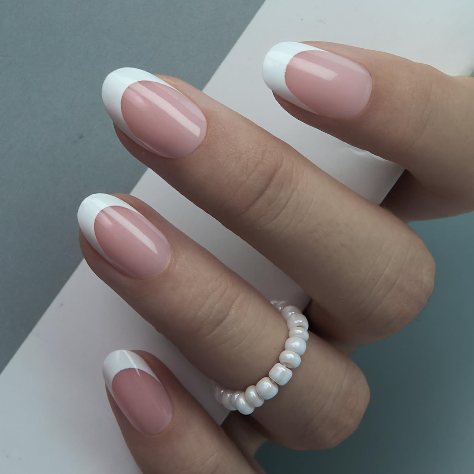 CurvLife soft gel finish close-up highlighting natural look and light comfort
