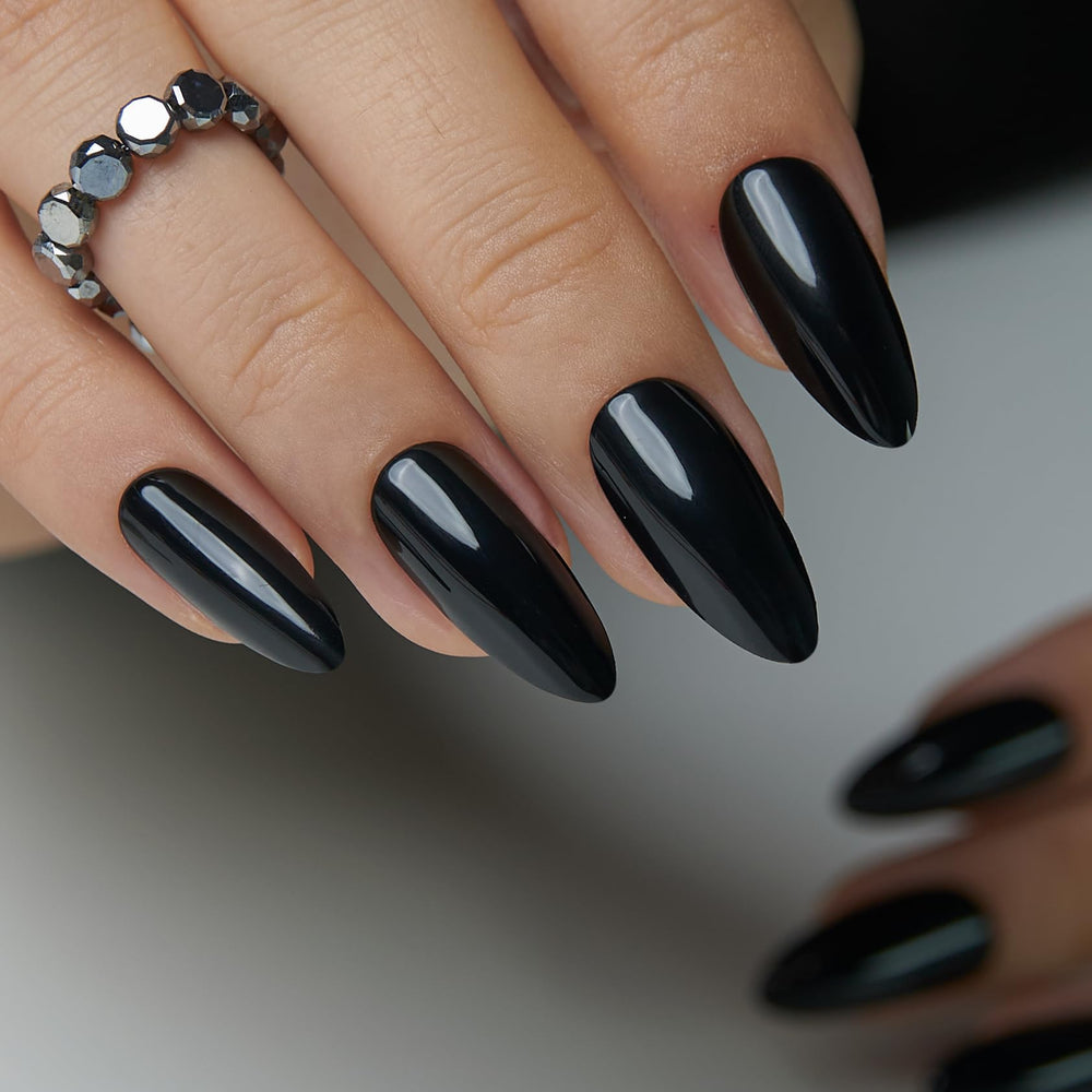 CurvLife Soft Gel Nails offer natural fit and comfortable daily wear.