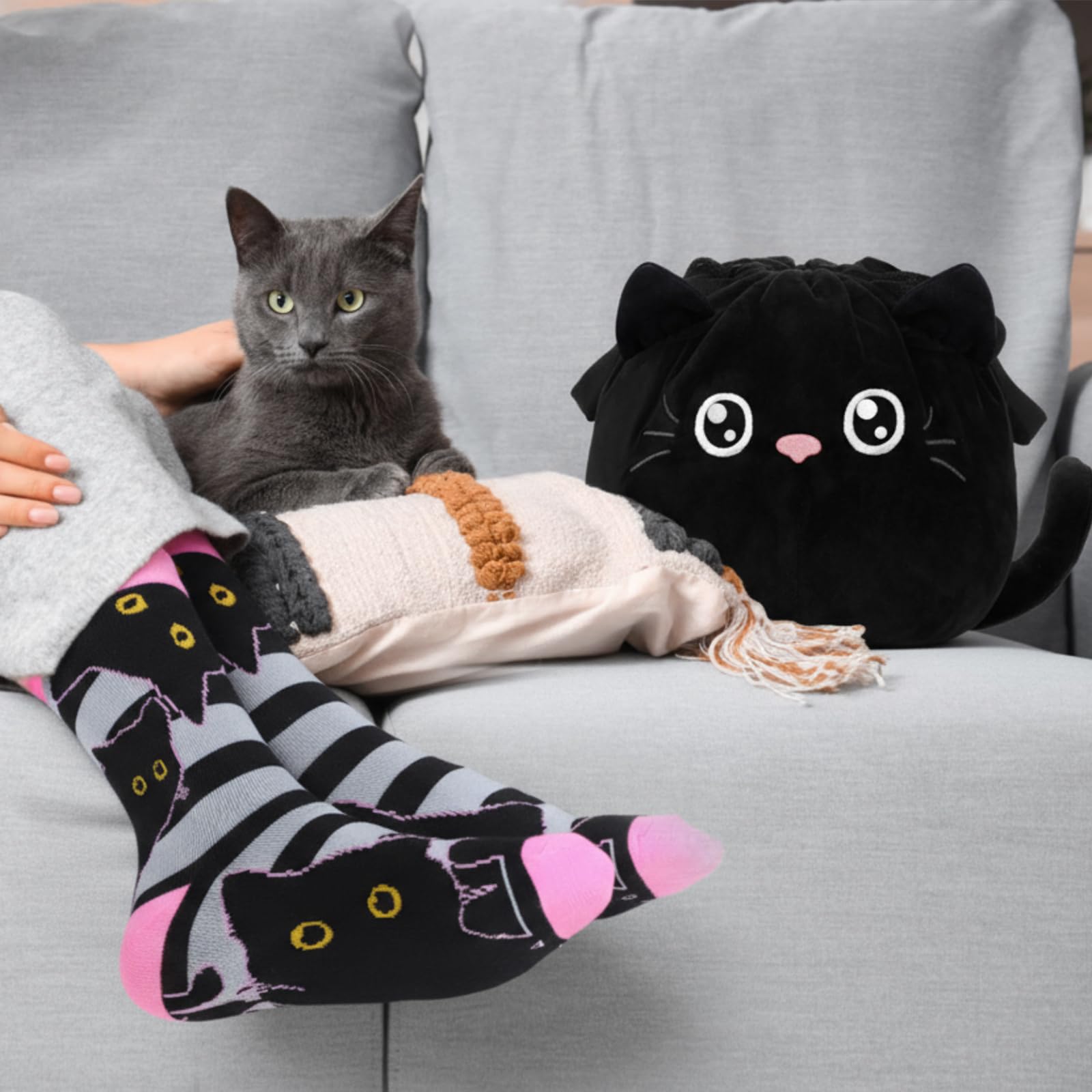 Cutecrop black cat drawstring cosmetic bag for travel and daily use.