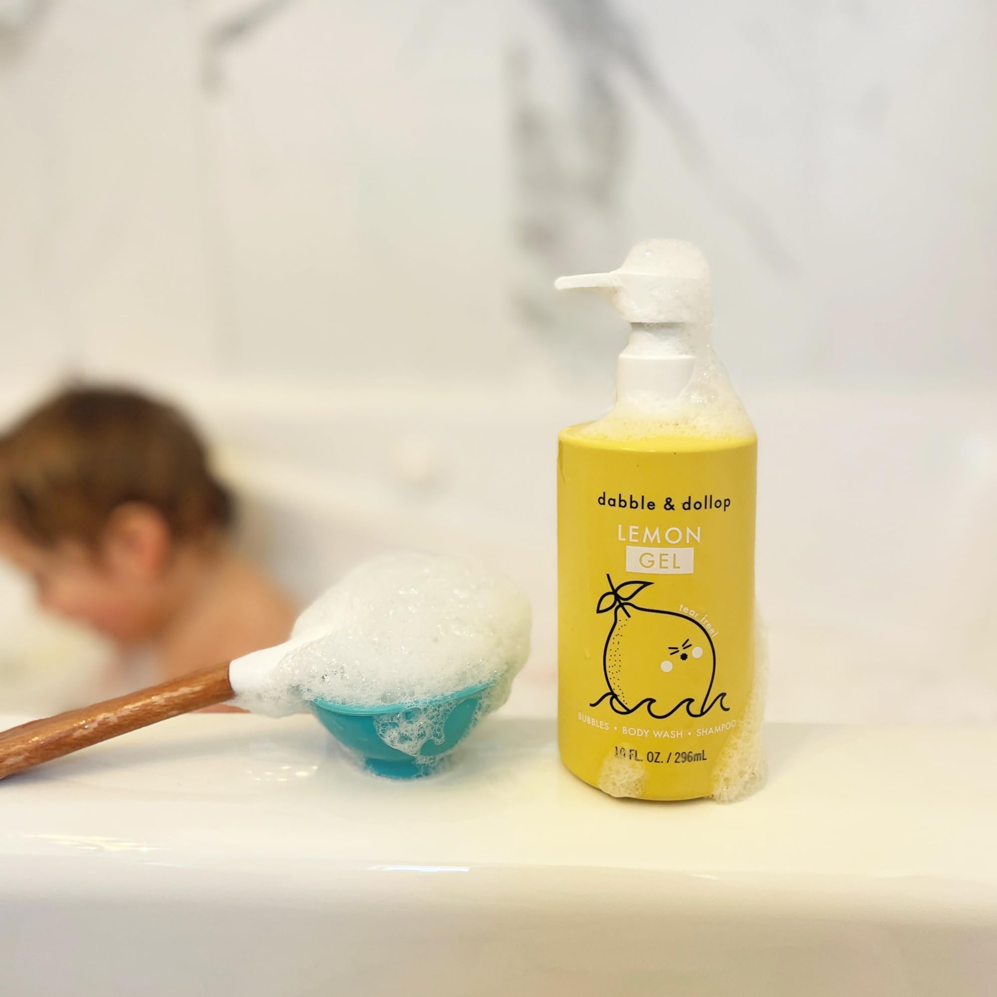 Dabble & Dollop Lemon Gel label highlights tear-free formula for sensitive skin.