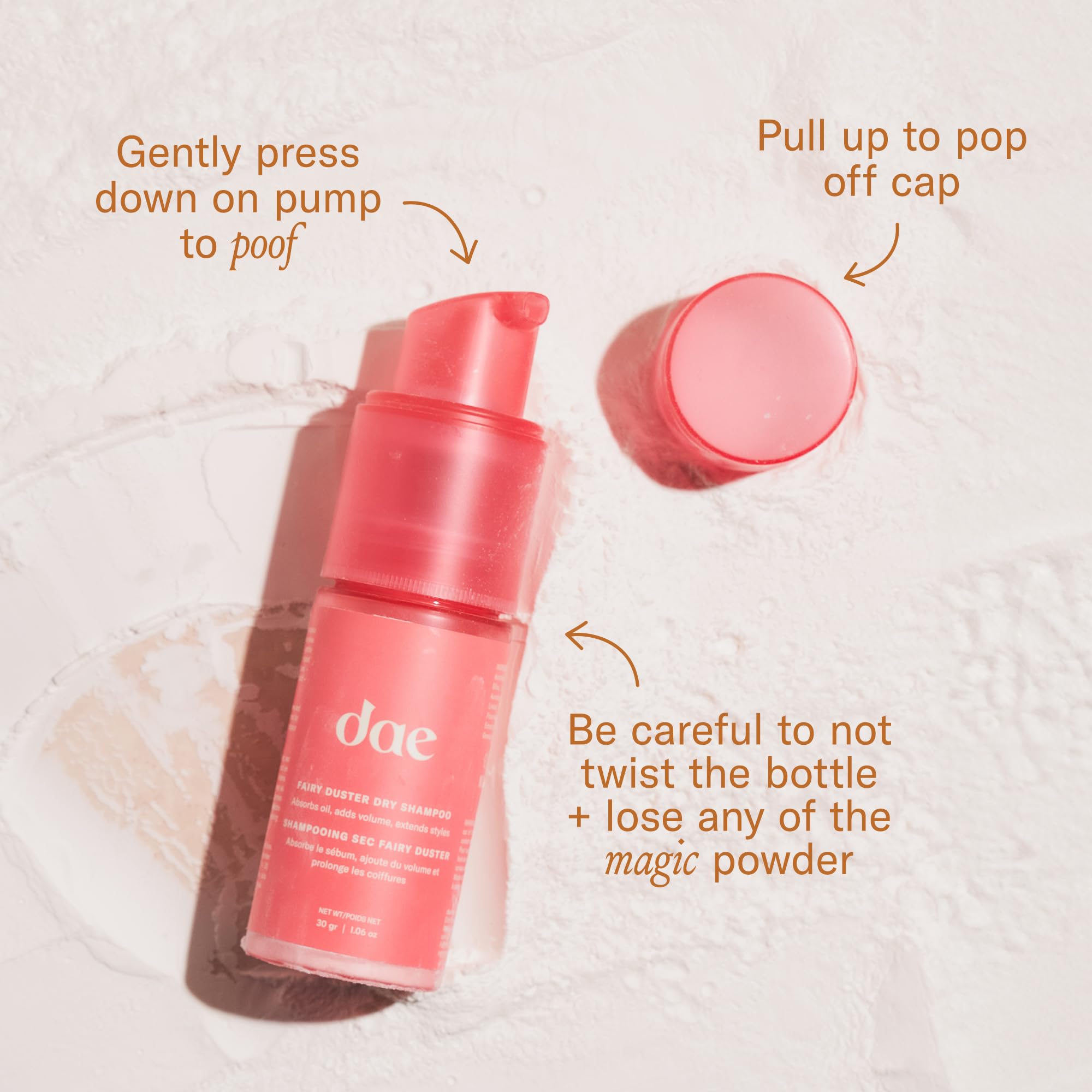 DAE Fairy Duster powder scoop demonstrates precise application